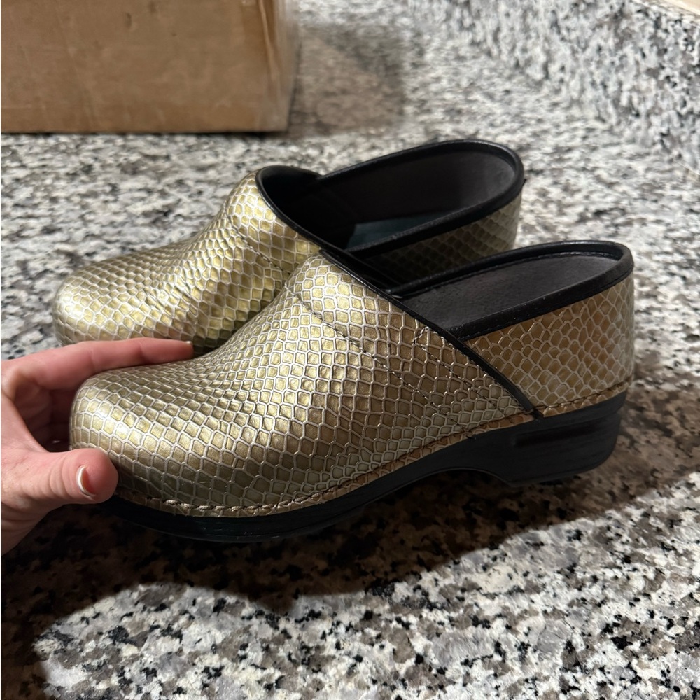 Dansko Metallic Snakeskin Women's Clogs 2.0 XP 38